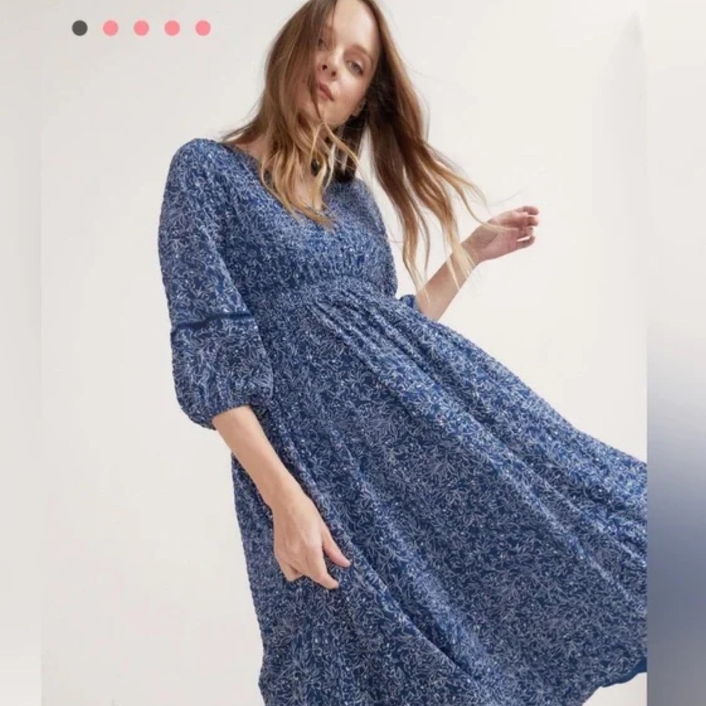 Hatch The Victoria Dress 

BLUE/WHITE RESORT FLORAL 

Size 1